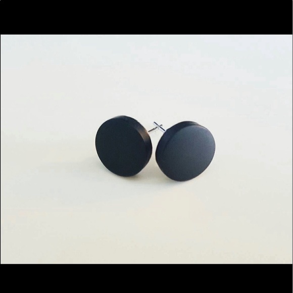 Jewelry - (NEW) Matte Black Stud Earrings, Flat around Stud